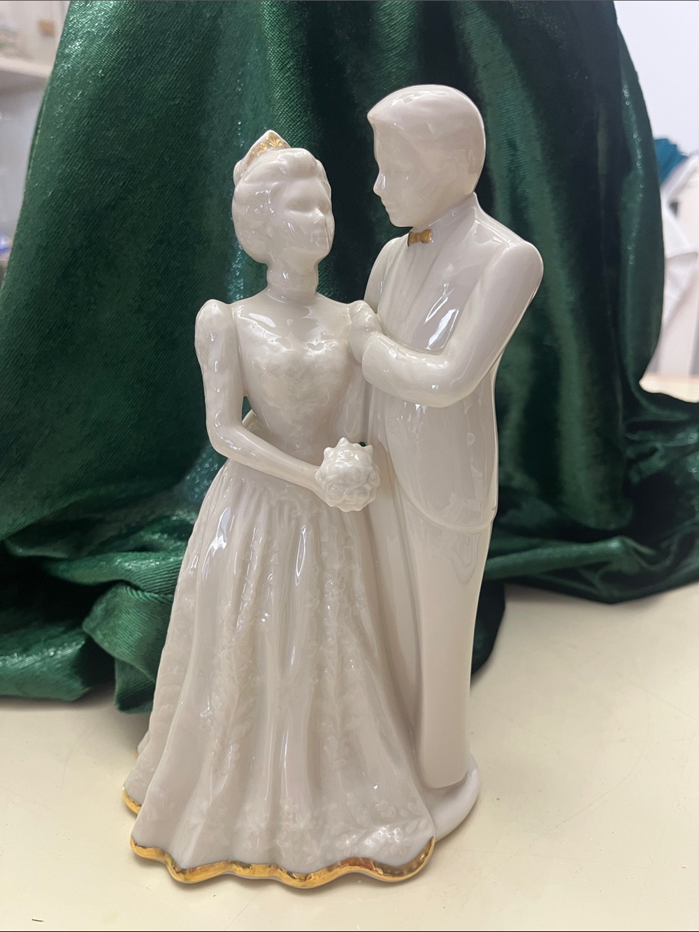 Lenox Elegant porcelain Bride Groom Figurine wedding promises cake topper  New
